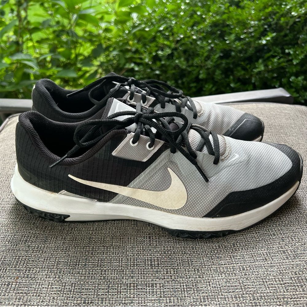 Nike Training Varsity Compete TR 3 shoes gray, black & white Size 12 men